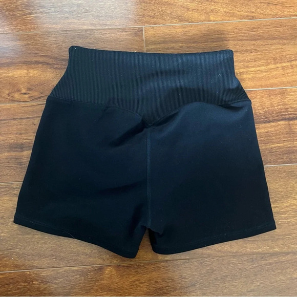 Alo Airlift Energy Black Bike Shorts Size XS - Picture 5 of 5